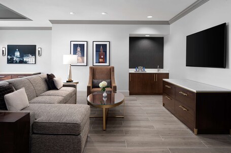Hilton Indianapolis Hotel Suites - Image 62