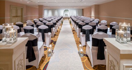 Hilton Indianapolis Hotel Suites - Image 67
