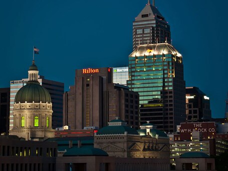 Hilton Indianapolis Hotel Suites - Image 19