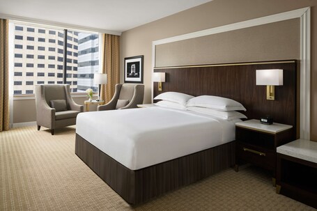 Hilton Indianapolis Hotel Suites - Image 63