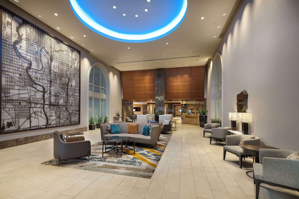 Hilton Indianapolis Hotel & Suites