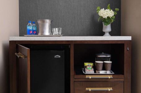 Hilton Indianapolis Hotel Suites - Image 30