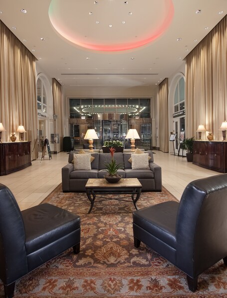 Hilton Indianapolis Hotel Suites - Image 33