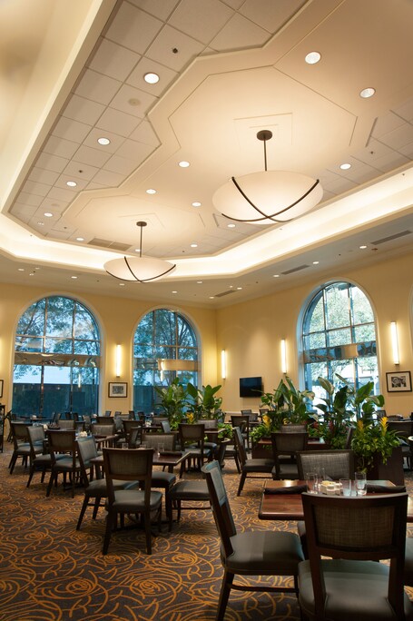 Hilton Indianapolis Hotel Suites - Image 37