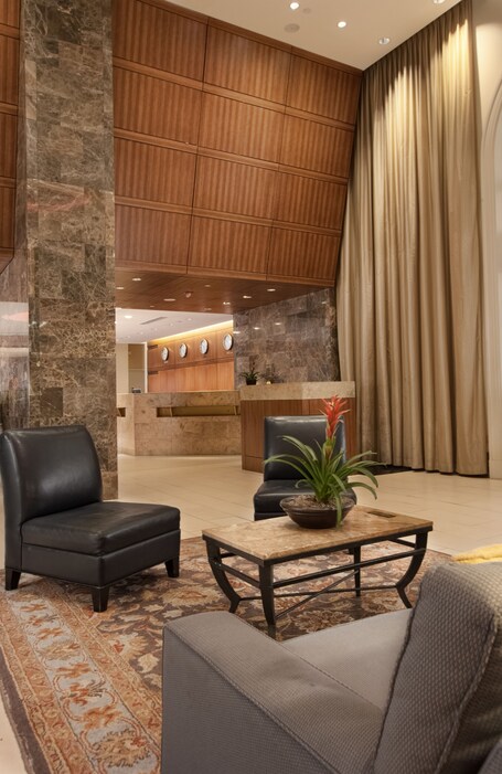 Hilton Indianapolis Hotel Suites - Image 61