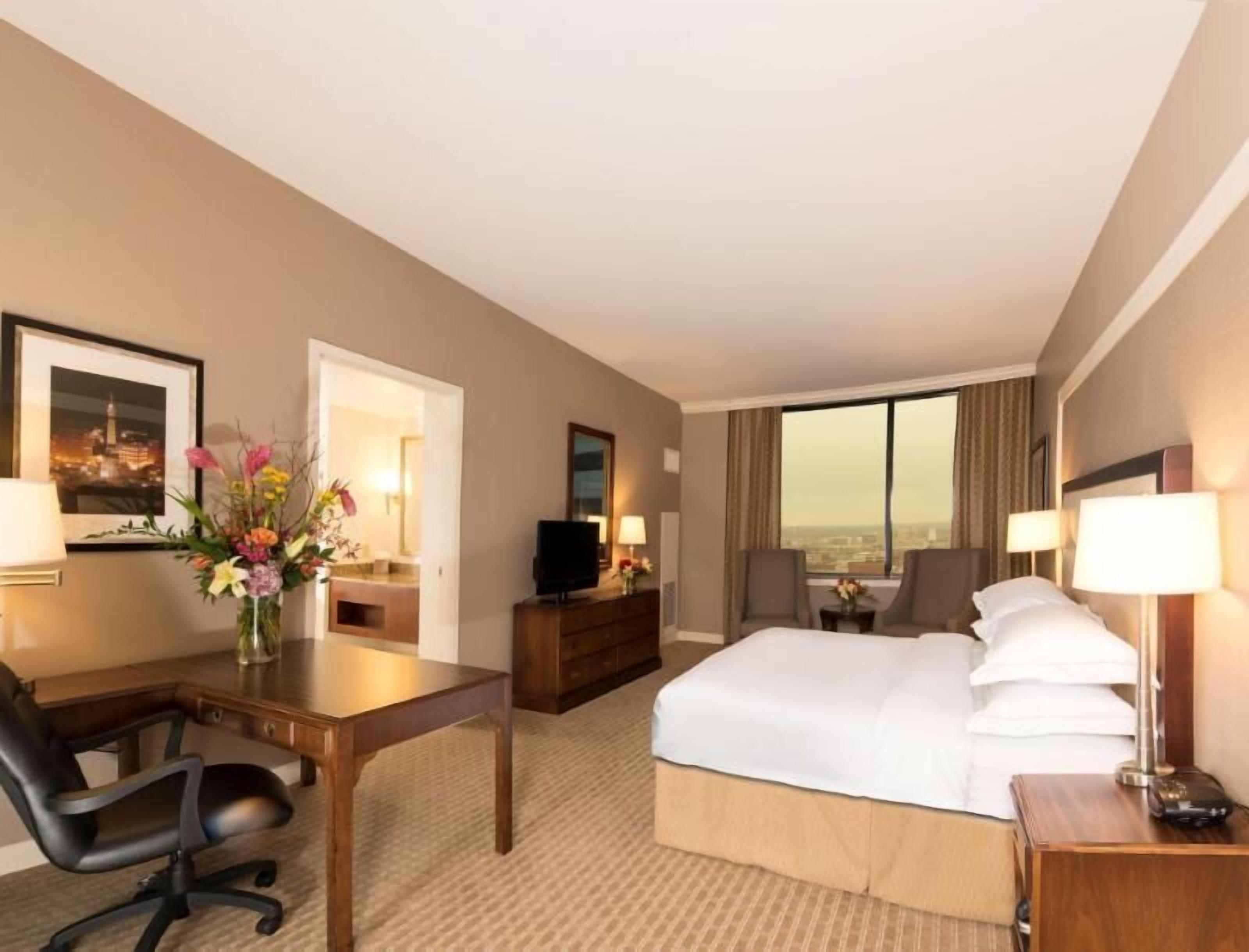 Egyptian cotton sheets, premium bedding, down comforters, pillowtop beds