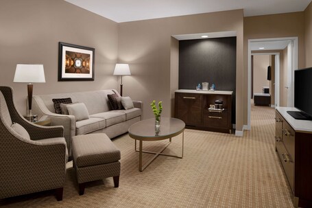 Hilton Indianapolis Hotel Suites - Image 60