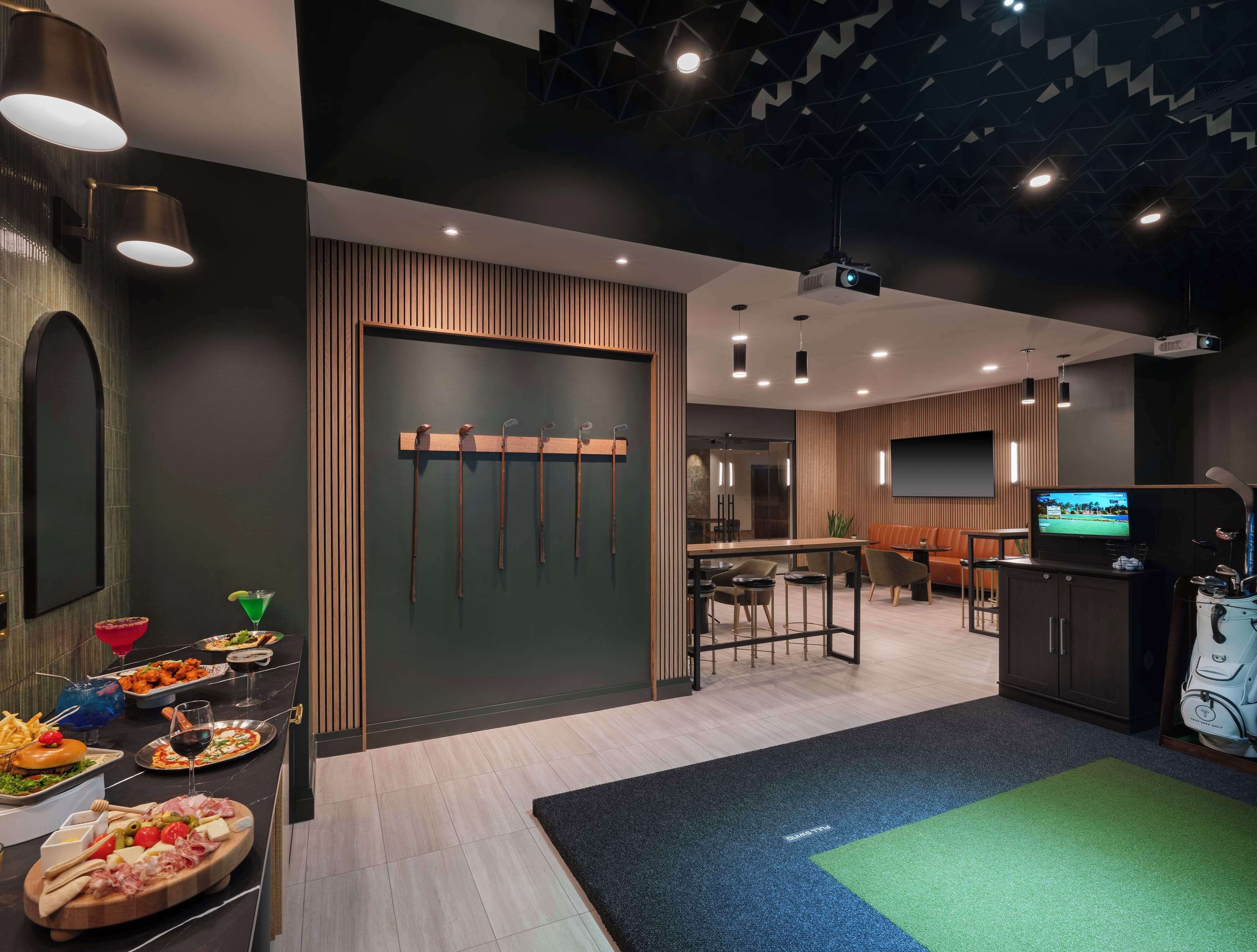 2 restaurants, breakfast, lunch, dinner served; american cuisine