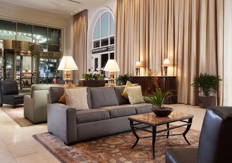Hilton Indianapolis Hotel Suites - Image 1