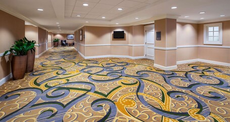 Hilton Indianapolis Hotel Suites - Image 16