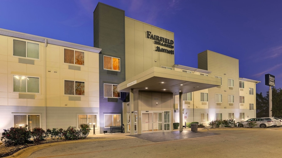 Fairfield Inn & Suites Fort Worth I-30 West near NAS JRB