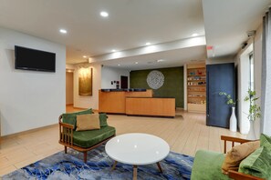 Lobby-lounge