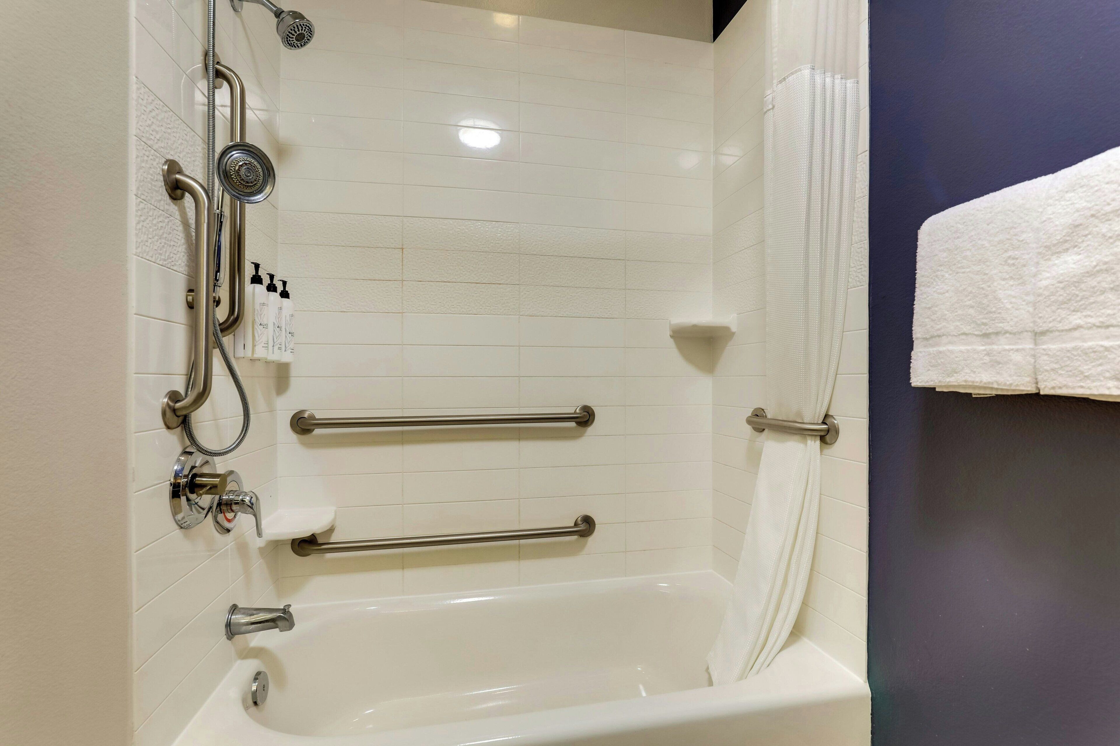 1 bedroom, premium bedding, in-room safe, desk