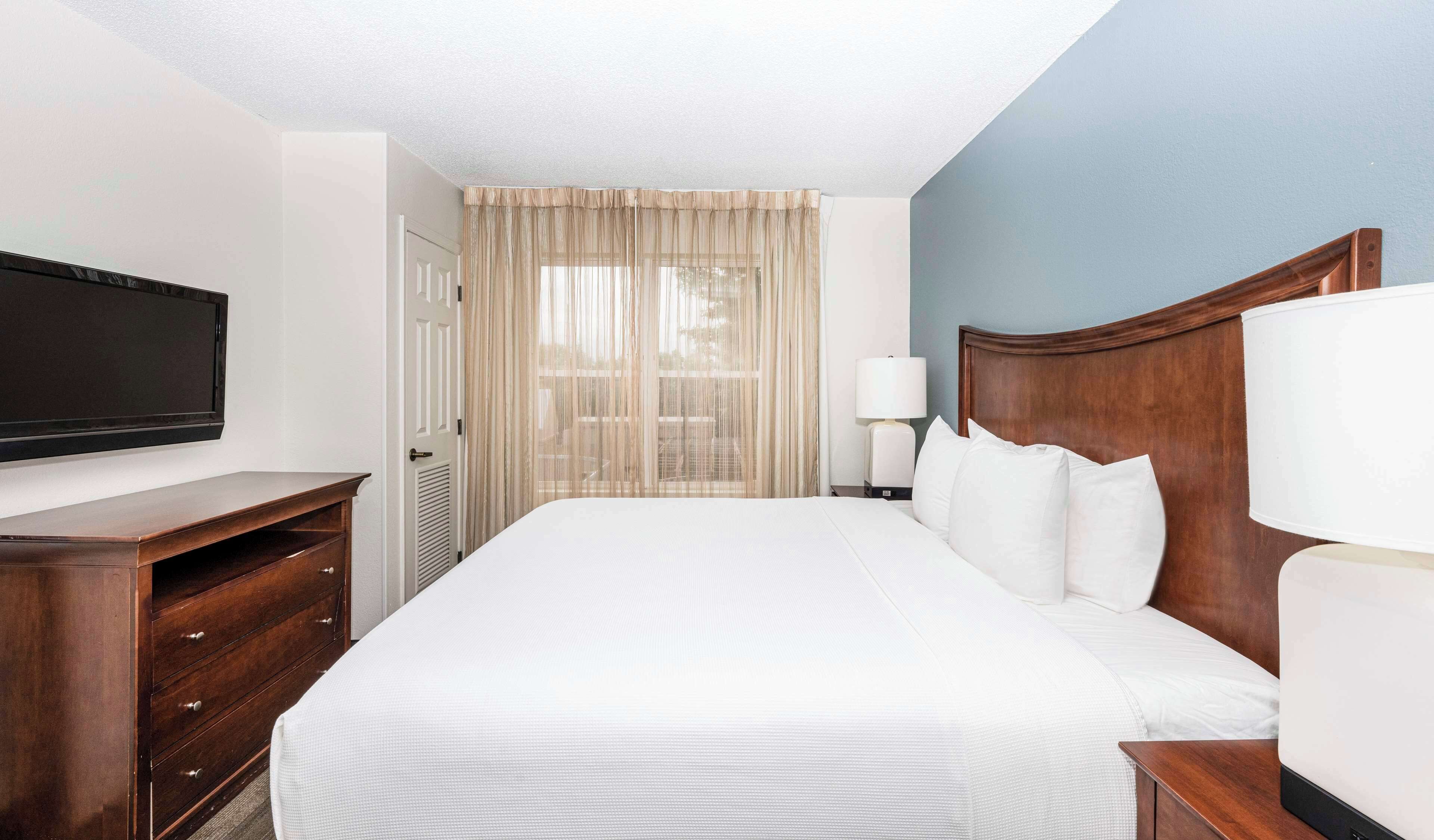One Bedroom King Suite | In-room safe, desk, blackout drapes, iron/ironing board