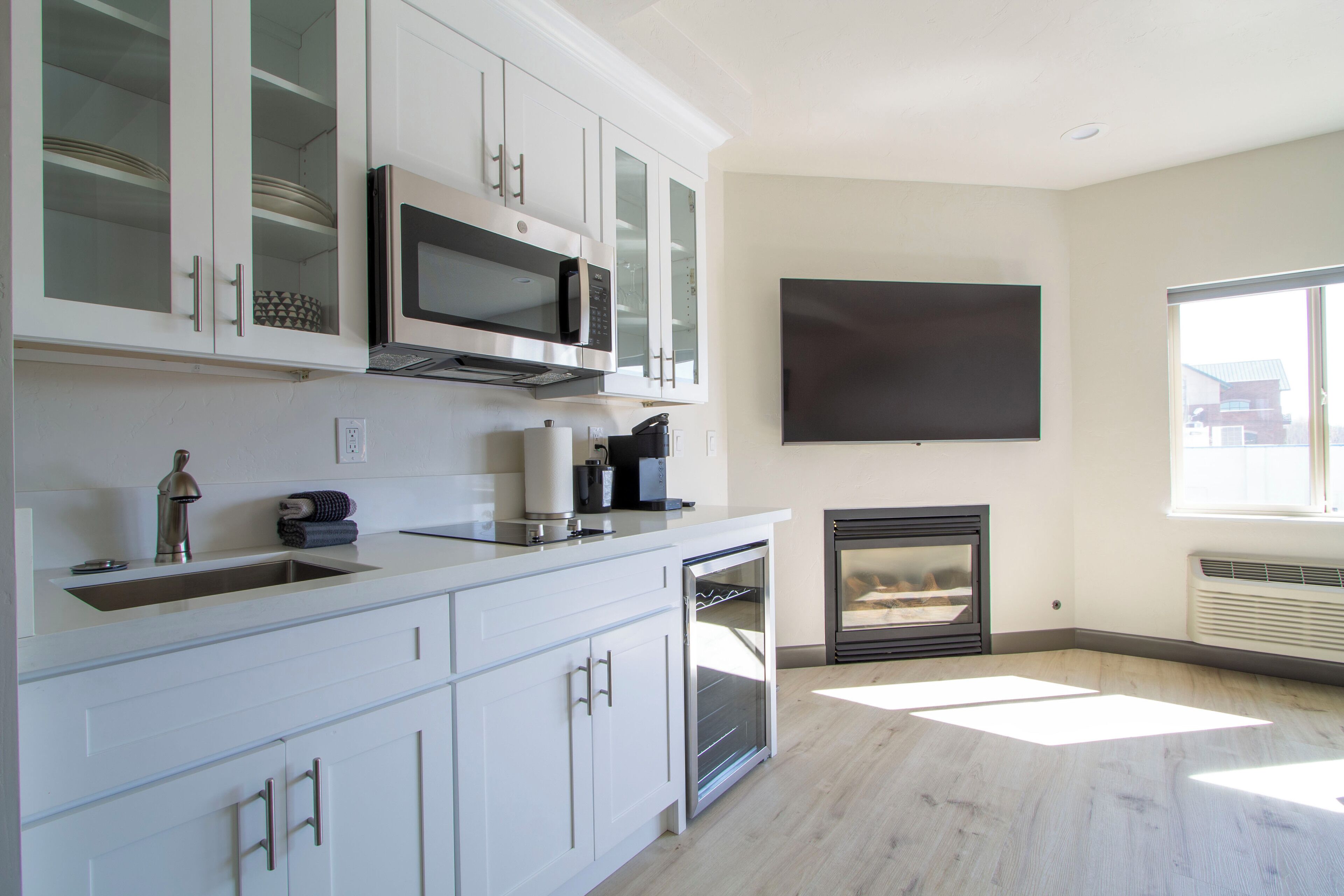 scotchman suite | private kitchen | fridge, microwave, coffee/tea maker, freezer