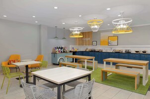 Desayuno continental incluido todos los días 