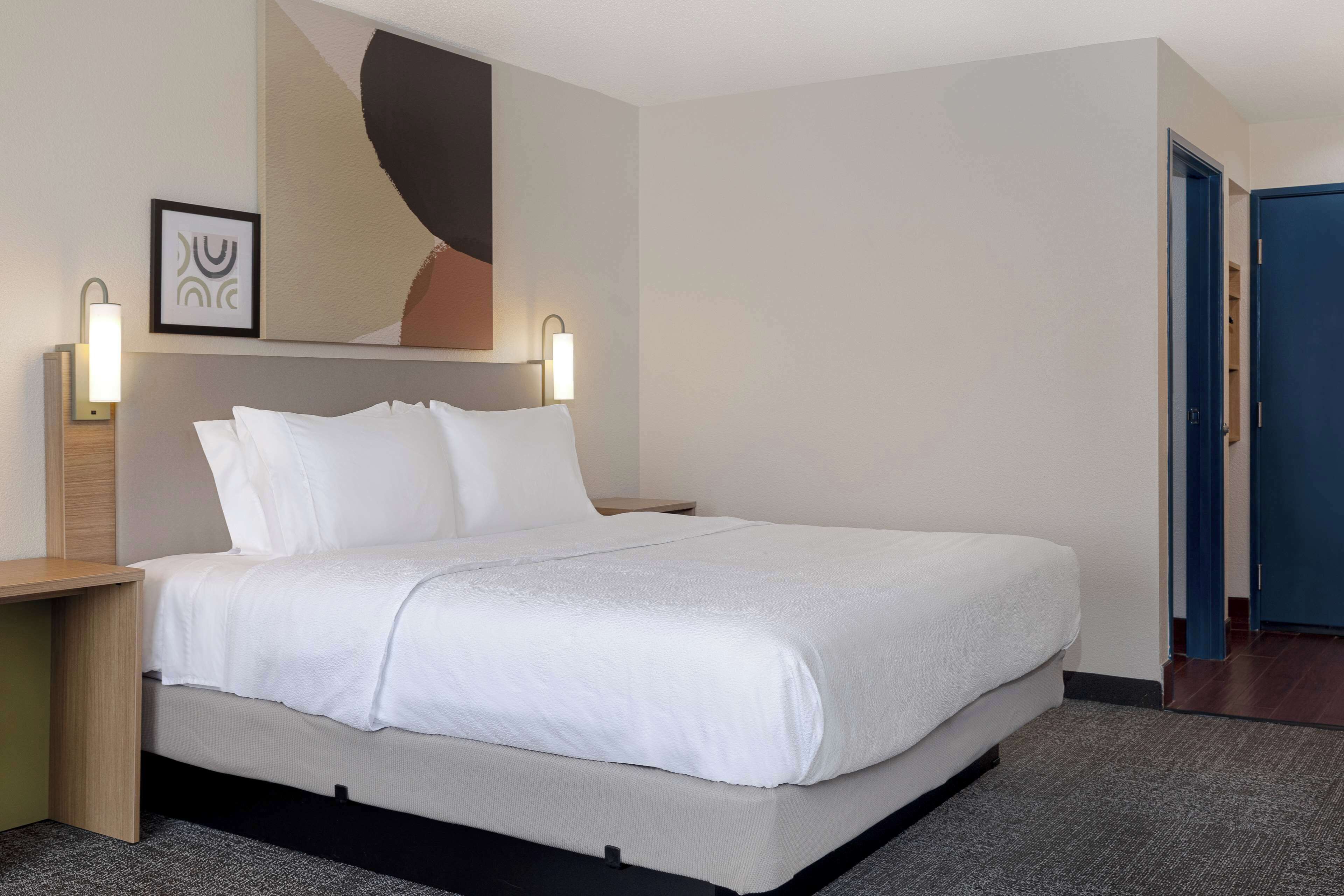 premium bedding, desk, iron/ironing board, free wifi