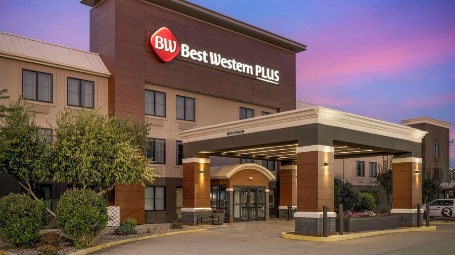 Best Western Plus Lafayette Hotel University Area