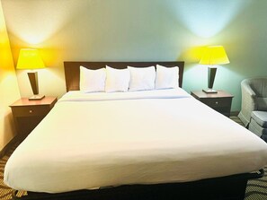 Room, 1 King Bed, Non Smoking | Premium bedding, desk, blackout drapes, soundproofing - Baymont Inn & Suites by Wyndham Lincoln NE (Lincoln)