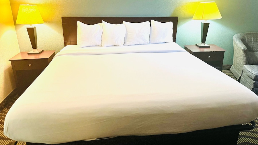 Baymont Inn & Suites by Wyndham Lincoln NE
