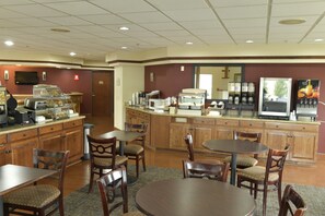 Dining - Baymont Inn & Suites by Wyndham Lincoln NE (Lincoln)