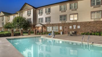 Außenpool, Liegestühle