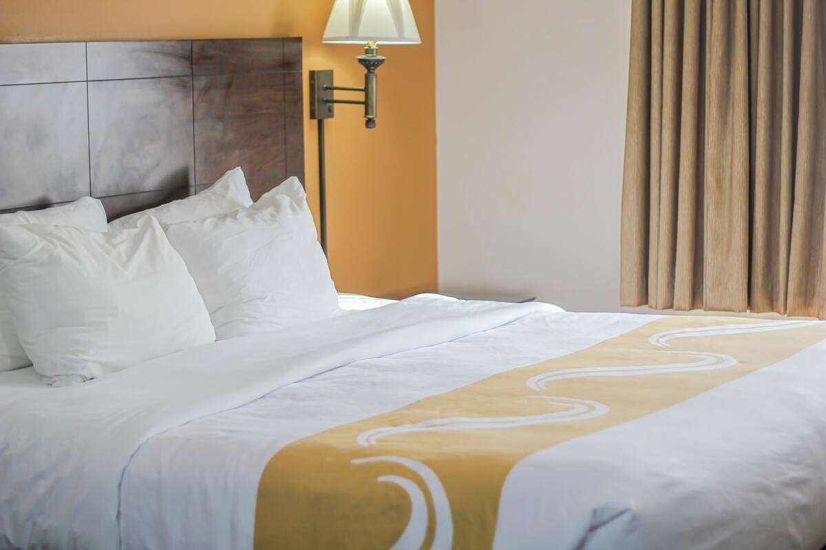 hypo-allergenic bedding, in-room safe, desk, iron/ironing board