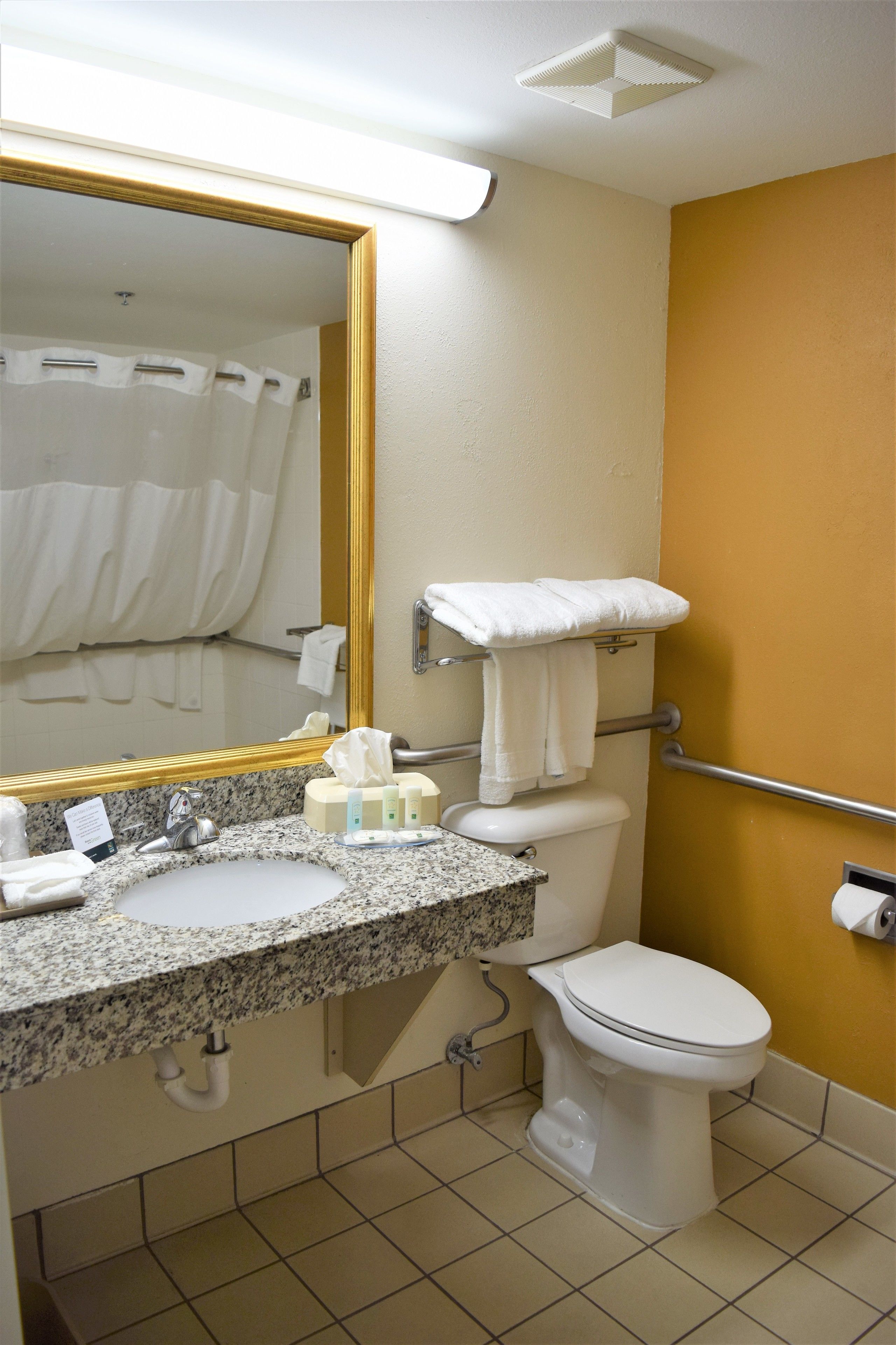 standard room, 2 queen beds, non smoking | bathroom | combined shower/bathtub, free toiletries, hair dryer, towels