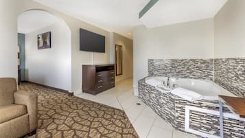 Premium bedding, in-room safe, desk, laptop workspace