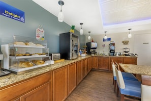 Colazione completa inclusa, servita tutte le mattine