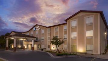 Façade de l’hébergement – soirée/nuit