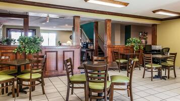 Ilmainen päivittäinen buffetaamiainen