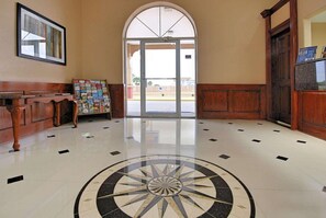 Interior entrance - Americas Best Value Inn Sinton (Sinton)
