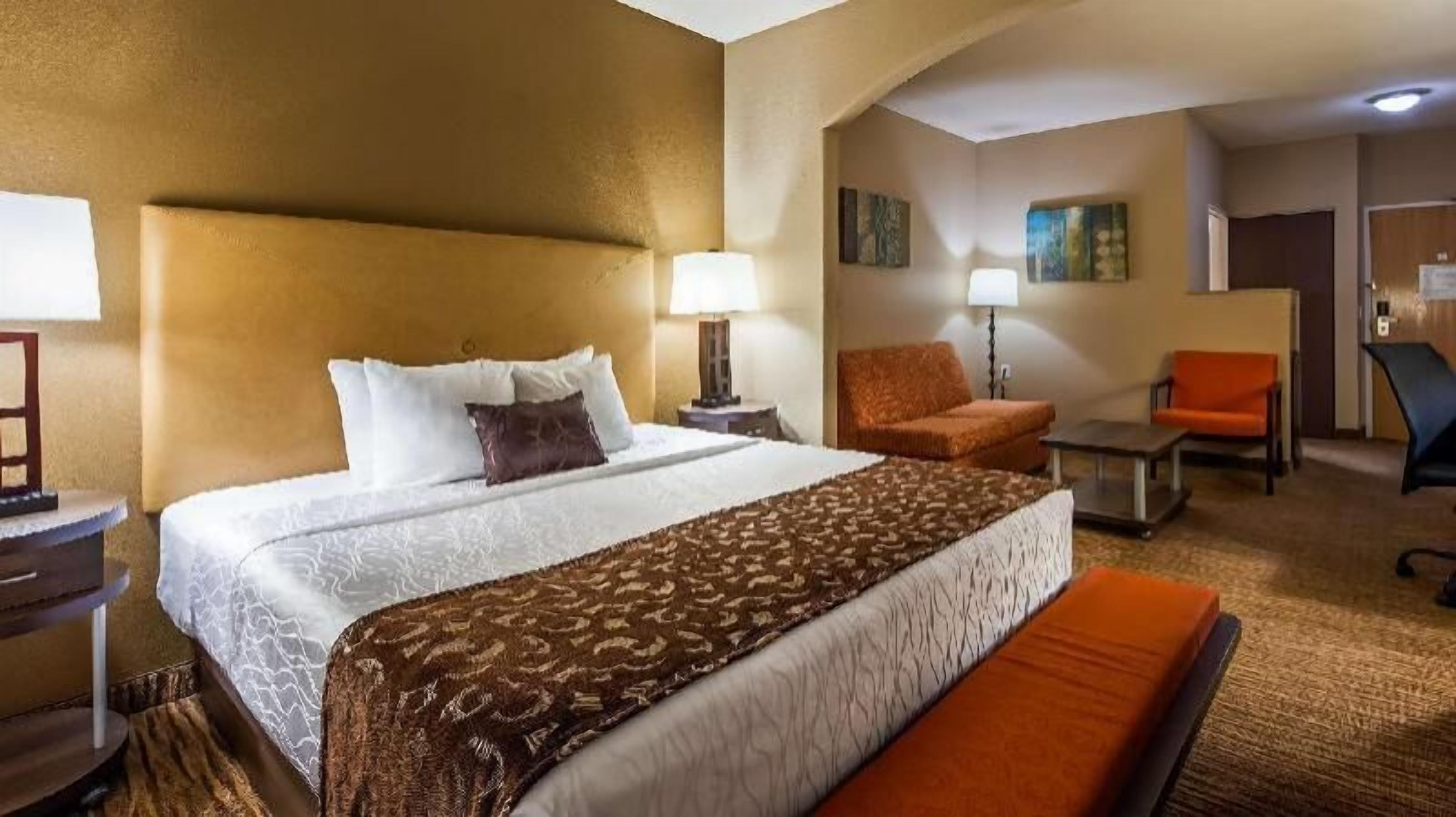 Premium bedding, pillow-top beds, in-room safe, desk