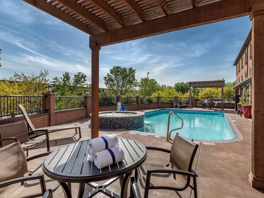 Outdoor pool, sun loungers