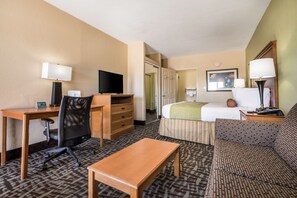 Individually furnished, desk, iron/ironing board, free WiFi