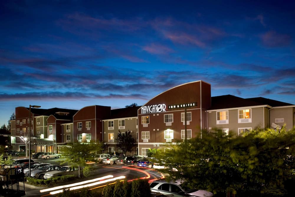 Executive Residency by Best Western Navigator Inn & Suites