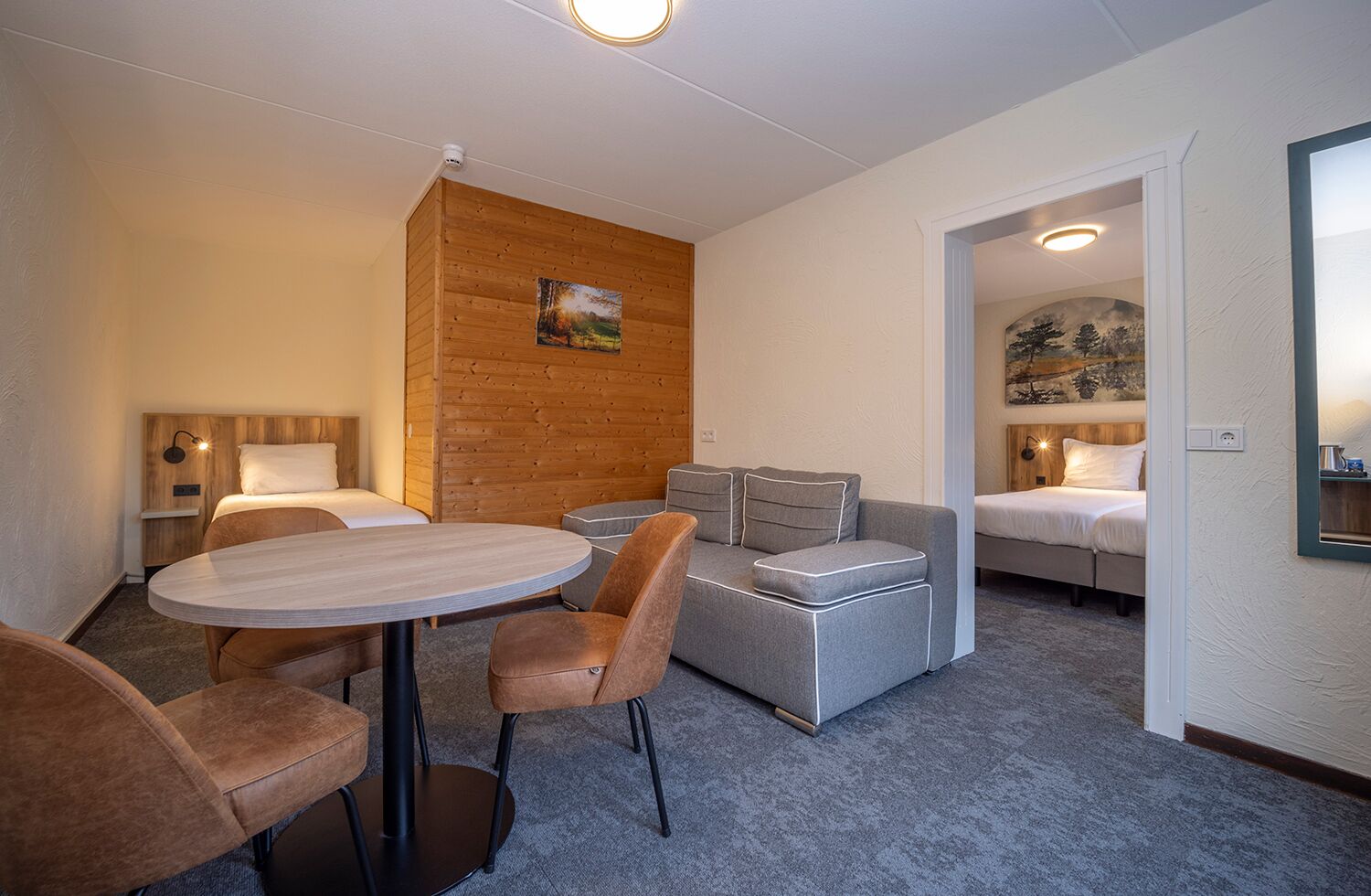 Triple Room | Desk, free WiFi