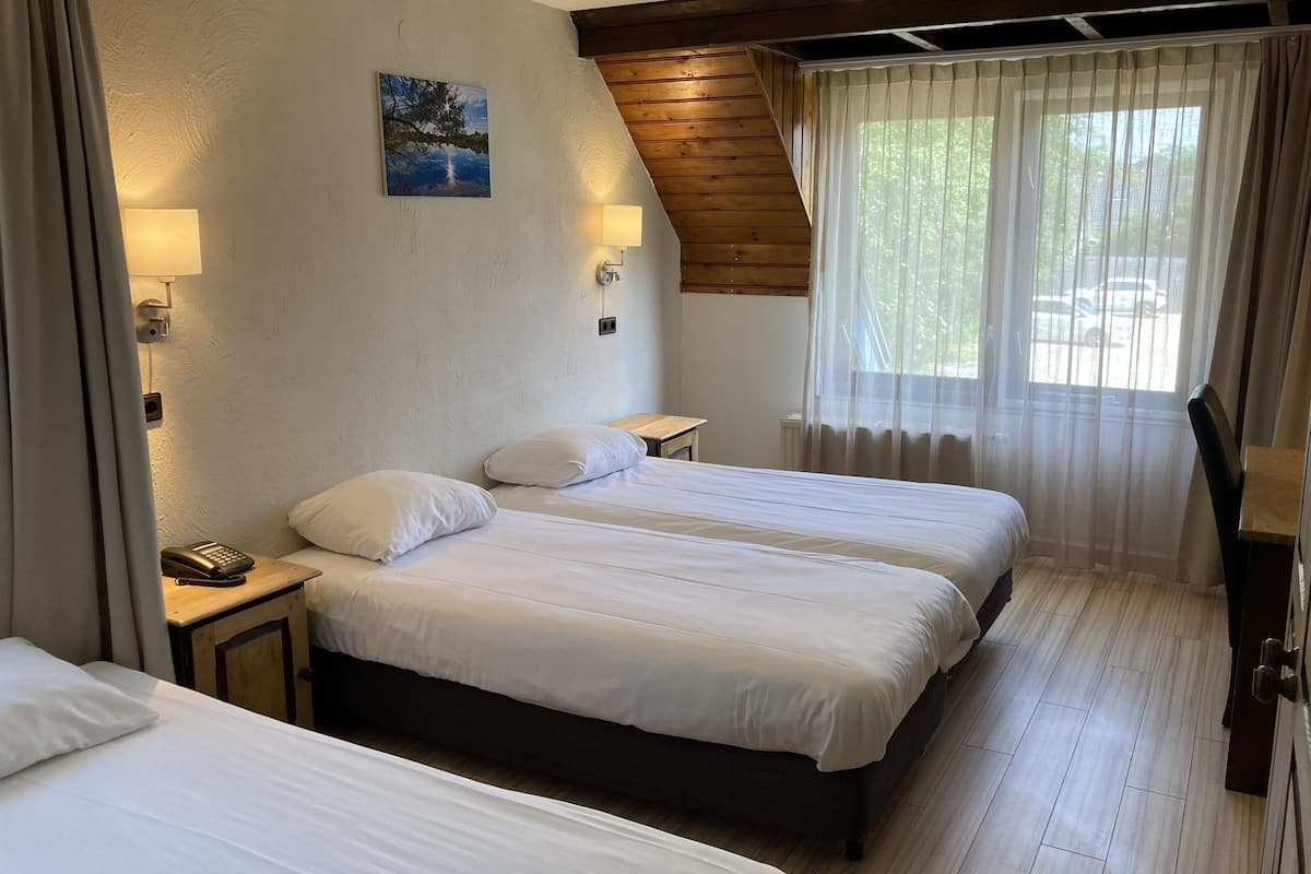 1 bedroom, desk, free WiFi