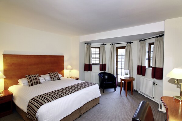 Desk, laptop workspace, iron/ironing board (on request), WiFi (free) - Telford Madeley Court (Telford)