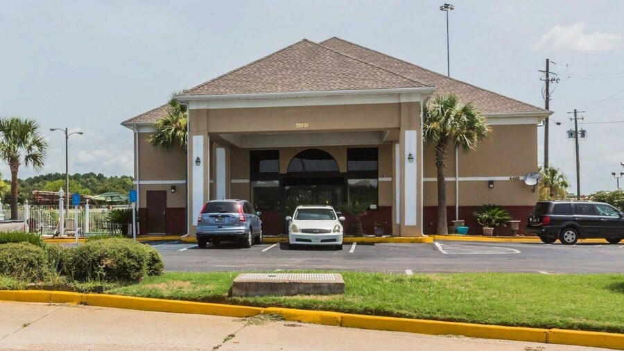Quality Inn & Suites North Montgomery