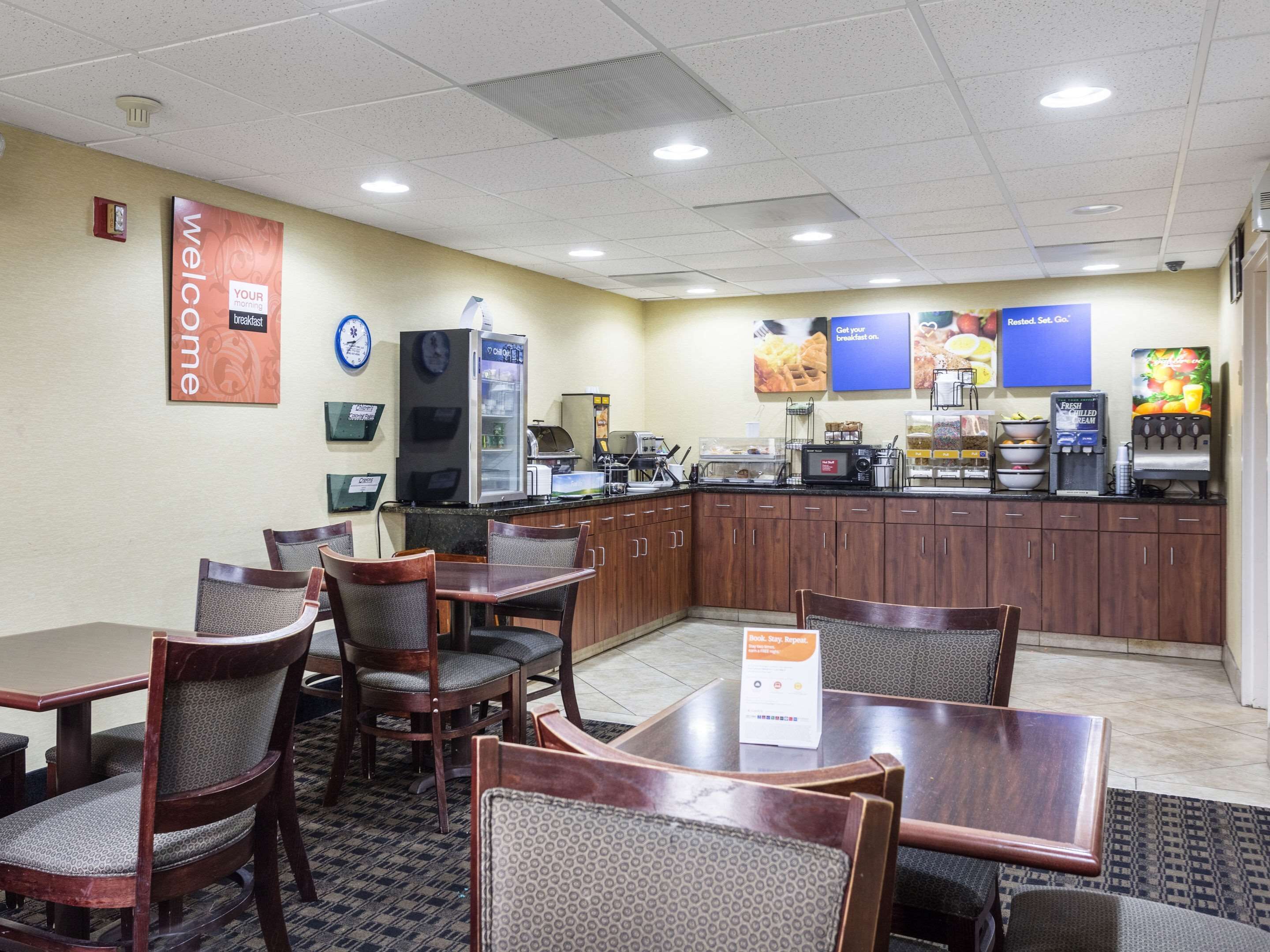 free daily continental breakfast