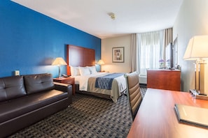 Chambre, 1 très grand lit, accessible aux personnes à mobilité réduite, non-fumeur | Literie de qualité, coffre-fort, fer et planche à repasser