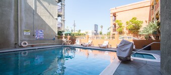 Solaire Los Angeles