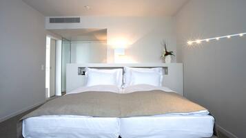 Minibar, in-room safe, desk, free WiFi