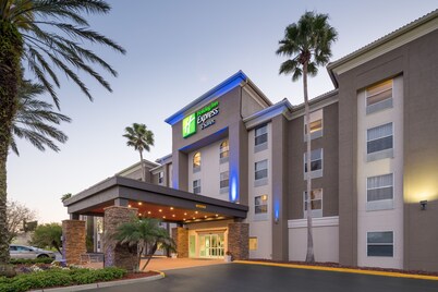 Holiday Inn Express Orlando International Airport by IHG