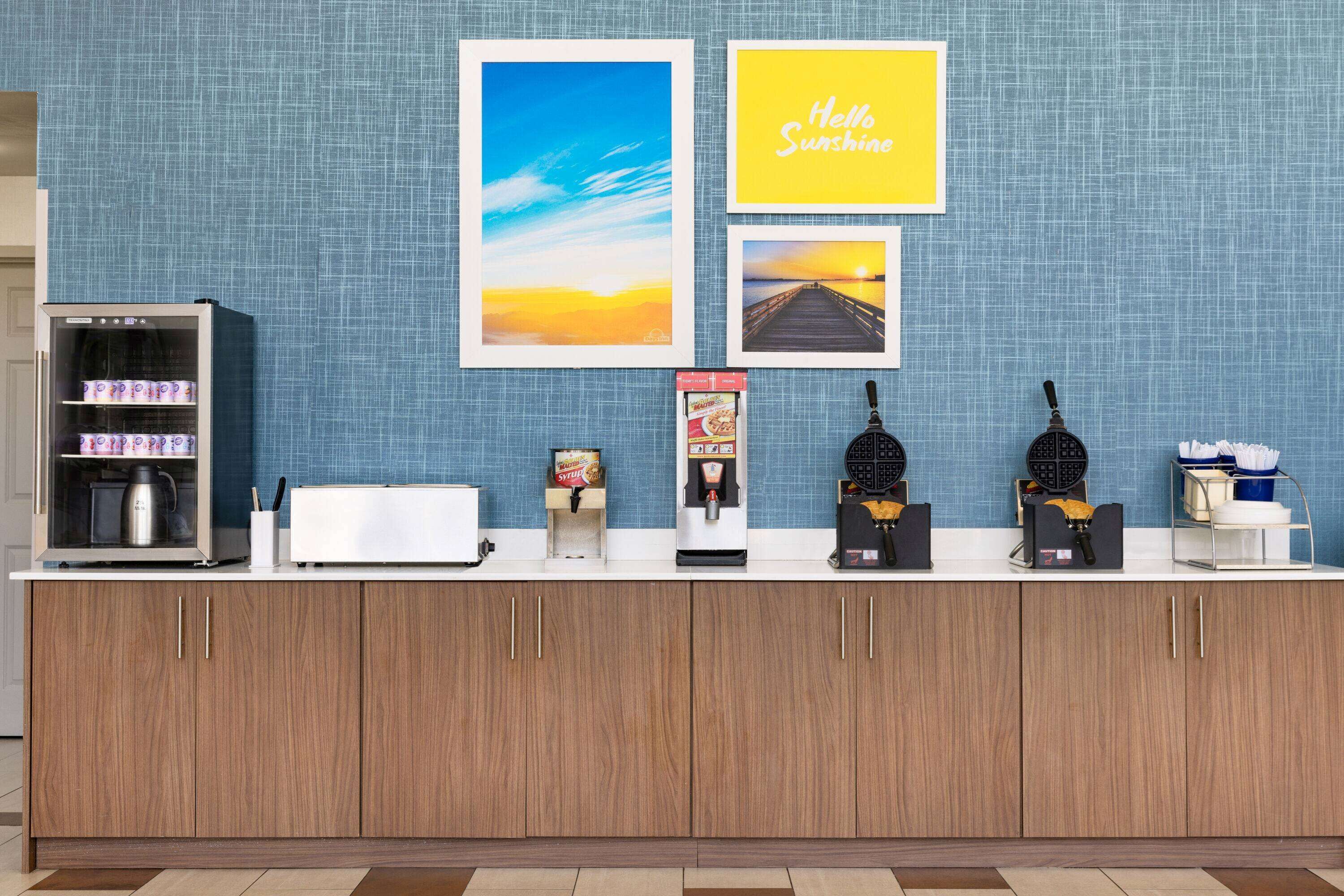 Foto - Days Inn & Suites by Wyndham Savannah Midtown