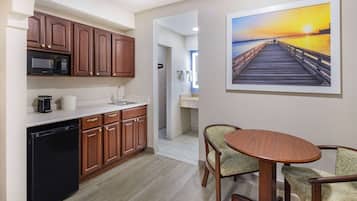 Studio Suite, 1 King Bed, Non Smoking | Private kitchen | Fridge, microwave, coffee/tea maker