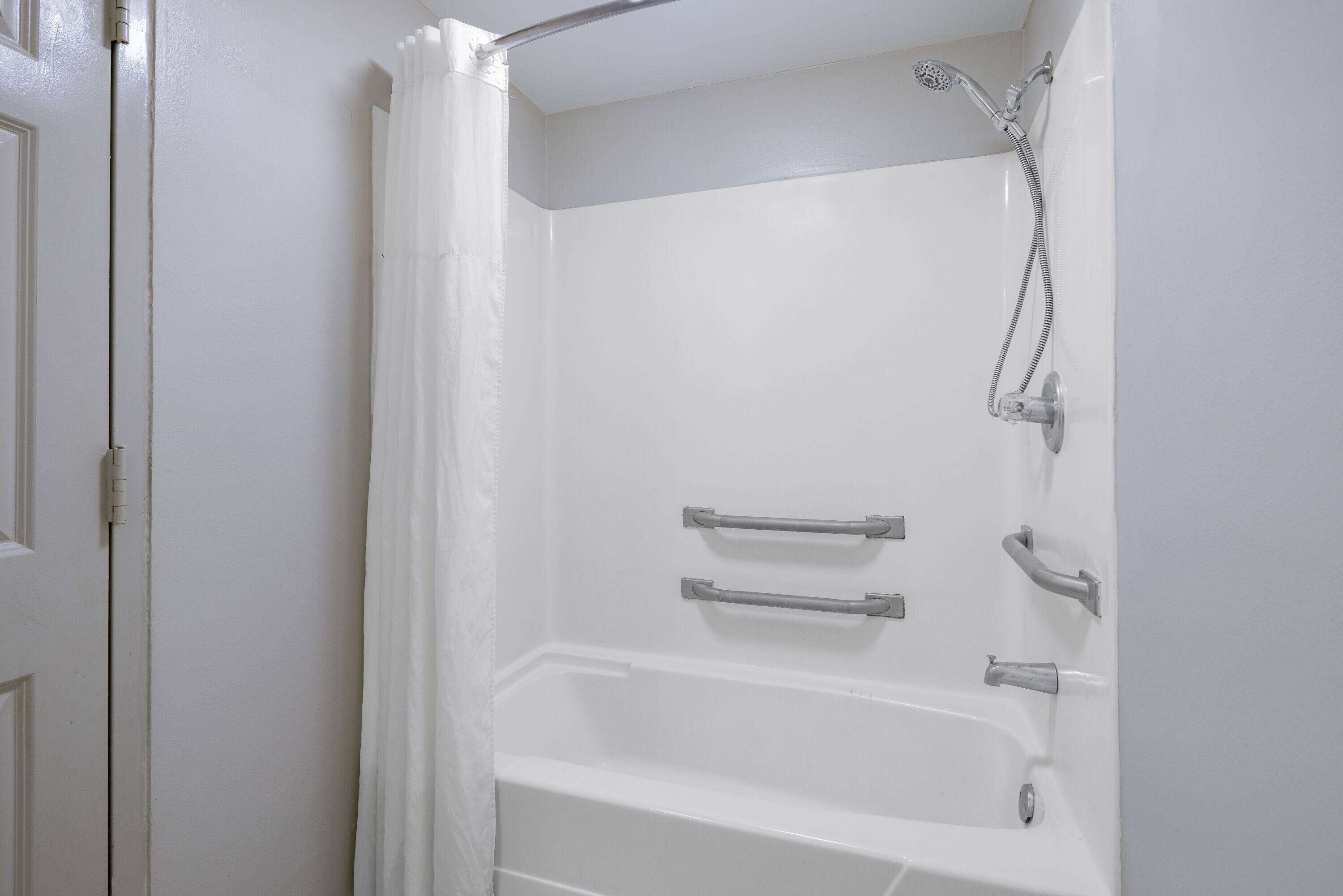 Foto - Days Inn & Suites by Wyndham Savannah Midtown