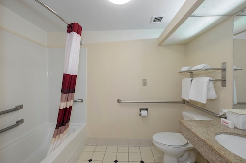 Red Roof Inn & Suites Newnan